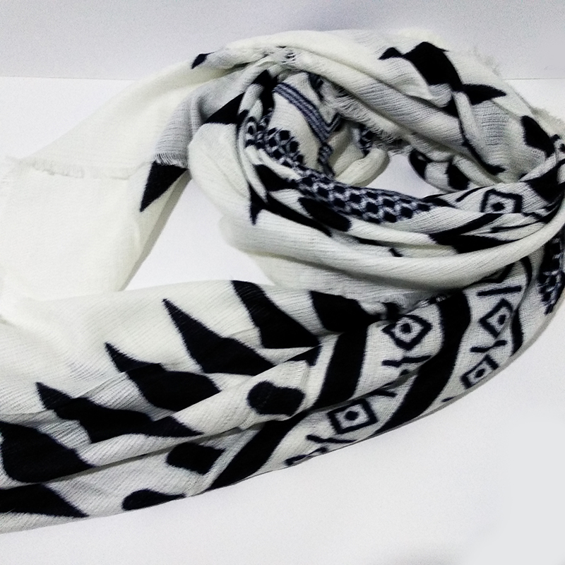 estético Repetirse Provisional Bufanda étnica blanca con diseño en negro - Nannycouture
