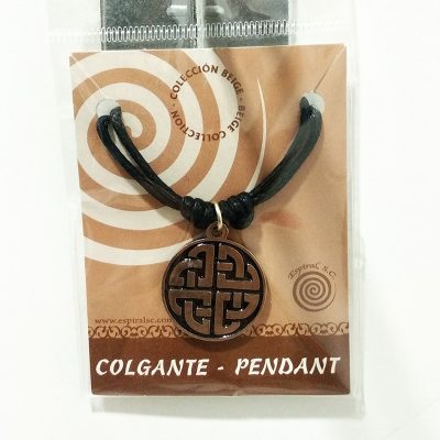 Colgante con nudo lacado