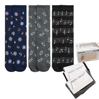 Pack regalo de 3 calcetines Ysabel Mora con estampados musicales y caja en forma de cassette