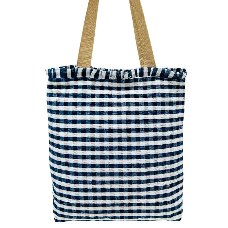 Bolsa tote bag gingham azul marino con volantes y asas beige
